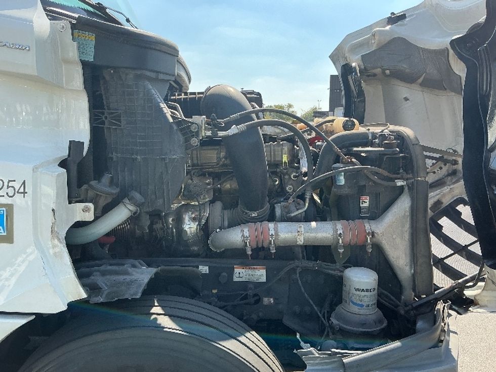 Sleeper Tractor-Heavy Duty Tractors-Freightliner-2022-T12664ST-East Chicago-IN-350,060\n\t\tmiles-$ 83,250 - Image 20