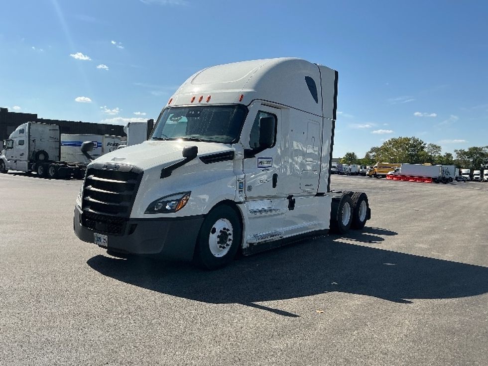 Sleeper Tractor-Heavy Duty Tractors-Freightliner-2022-T12664ST-East Chicago-IN-366,344\n\t\tmiles-$ 81,250 - Image 3