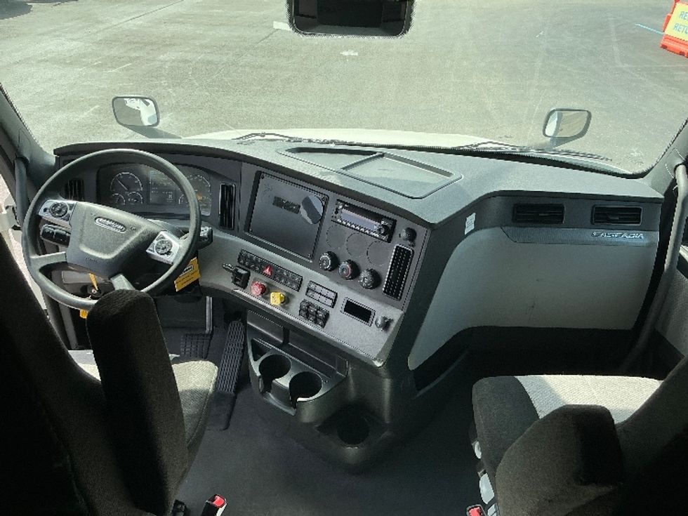 Sleeper Tractor-Heavy Duty Tractors-Freightliner-2022-T12664ST-East Chicago-IN-367,646\n\t\tmiles-$ 81,000 - Image 12