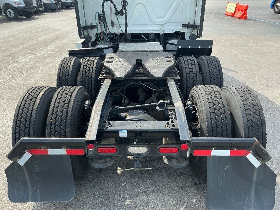 Sleeper Tractor-Heavy Duty Tractors-Freightliner-2022-T12664ST-East Chicago-IN-367,646\n\t\tmiles-$ 81,000 - Image 6
