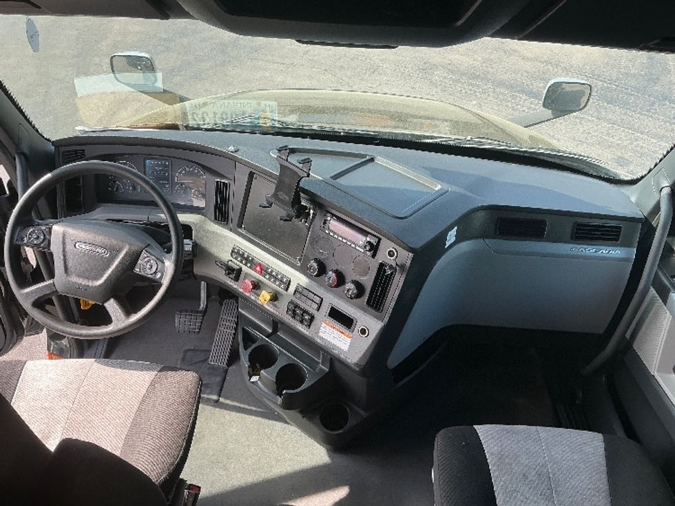 Sleeper Tractor-Heavy Duty Tractors-Freightliner-2022-T12664ST-East Chicago-IN-382,973\n\t\tmiles-$ 80,250 - Image 12