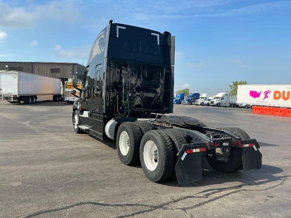 Sleeper Tractor-Heavy Duty Tractors-Freightliner-2022-T12664ST-East Chicago-IN-382,973\n\t\tmiles-$ 80,250 - Image 5