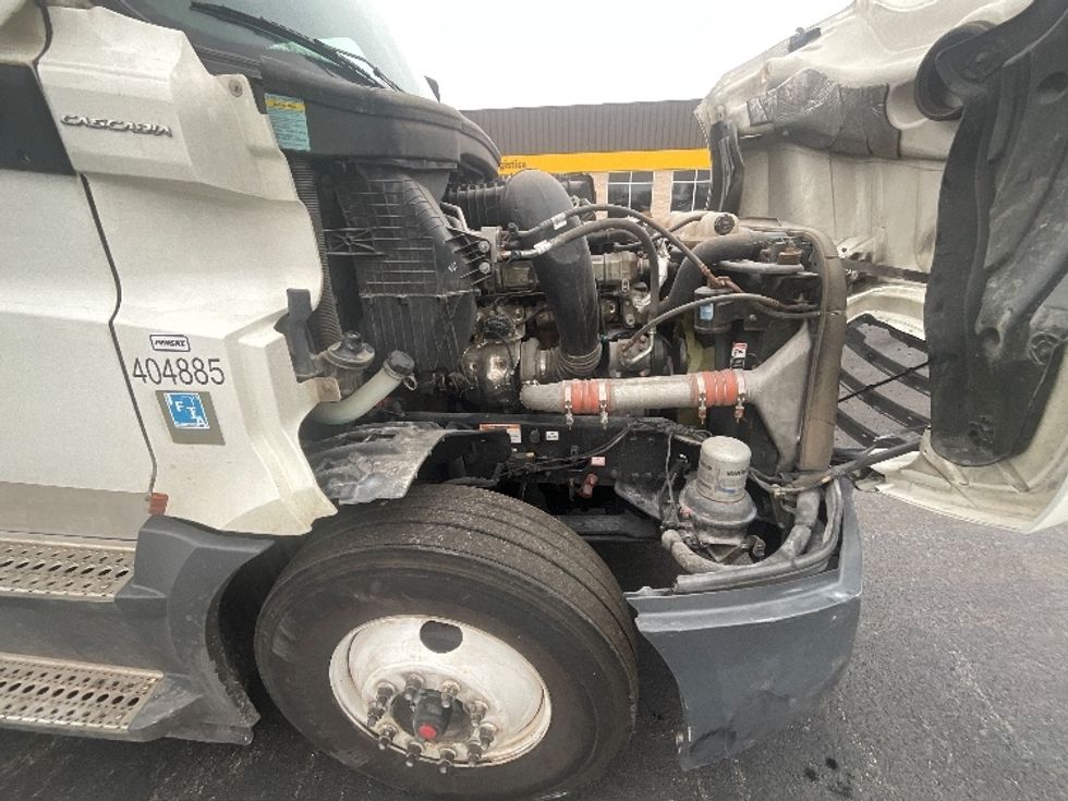 Sleeper Tractor-Heavy Duty Tractors-Freightliner-2022-T12664ST-East Chicago-IN-400,988\n\t\tmiles-$ 75,750 - Image 20