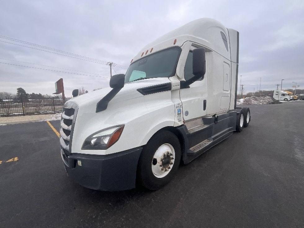 Sleeper Tractor-Heavy Duty Tractors-Freightliner-2022-T12664ST-East Chicago-IN-400,988\n\t\tmiles-$ 75,750 - Image 3