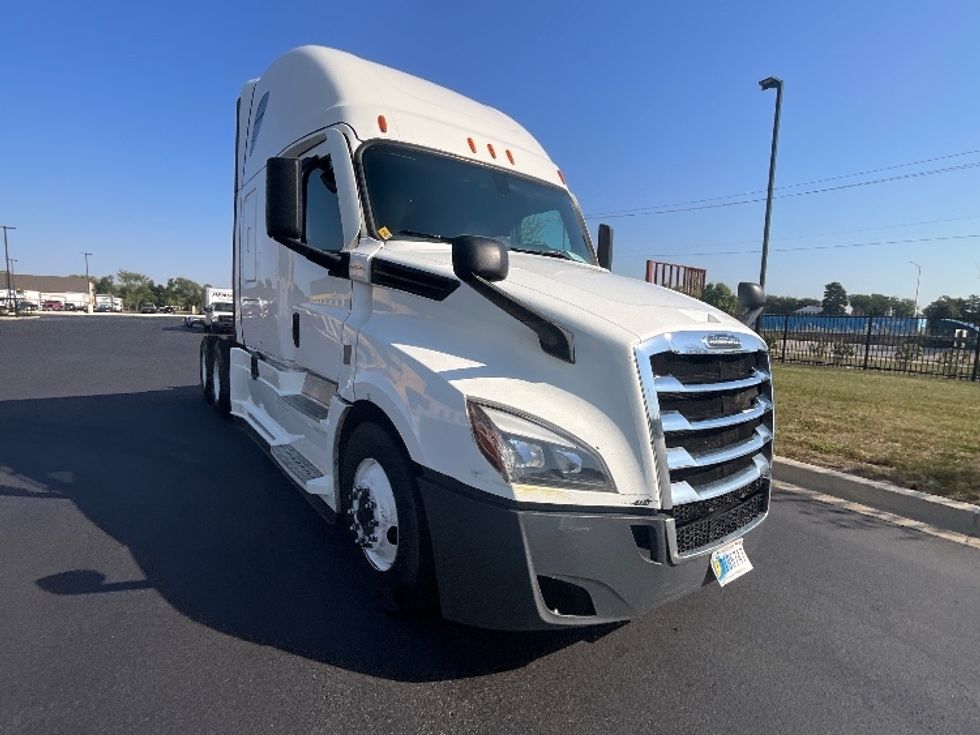 2020 International LT625 LT photo 3