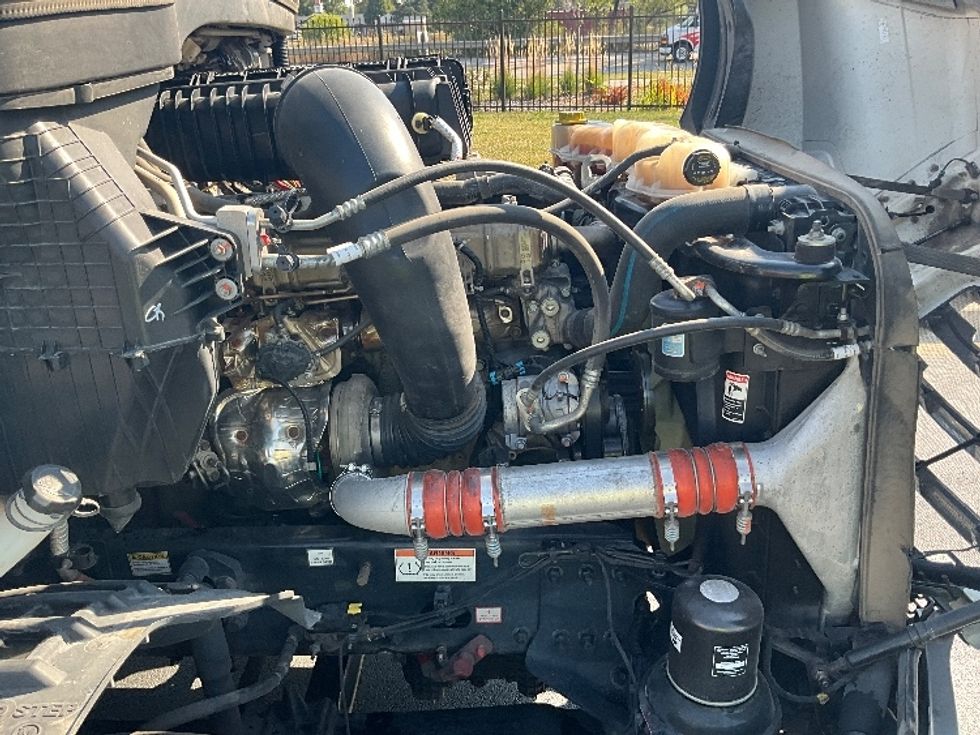 Sleeper Tractor-Heavy Duty Tractors-Freightliner-2022-T12664ST-East Chicago-IN-418,108\n\t\tmiles-$ 74,000 - Image 16