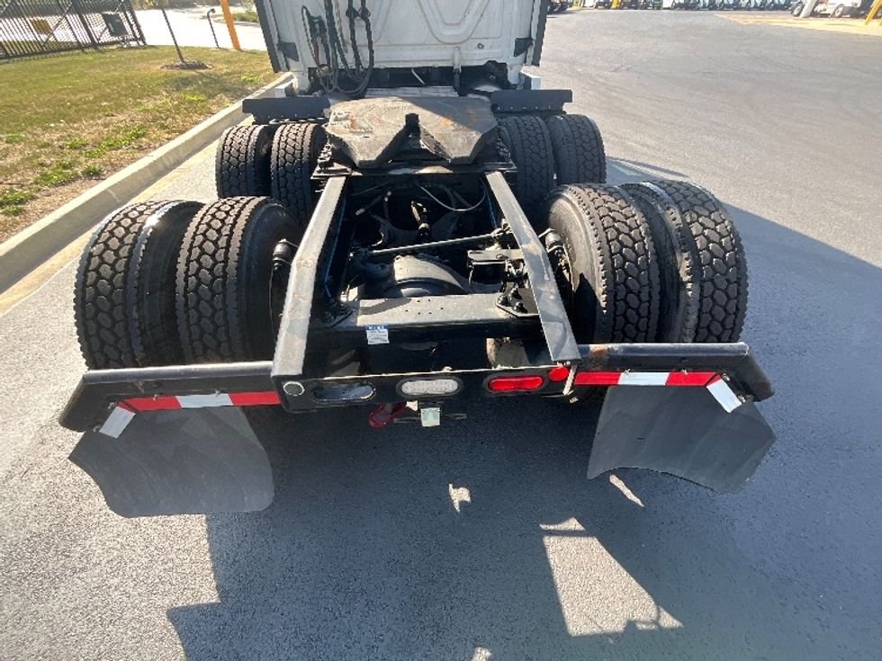 Sleeper Tractor-Heavy Duty Tractors-Freightliner-2022-T12664ST-East Chicago-IN-418,108\n\t\tmiles-$ 74,000 - Image 6