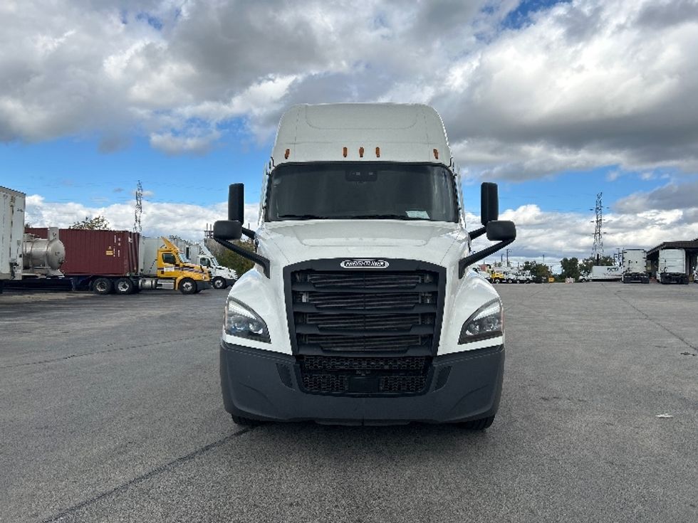 Sleeper Tractor-Heavy Duty Tractors-Freightliner-2022-T12664ST-East Chicago-IN-420,159\n\t\tmiles-$ 75,250 - Image 2