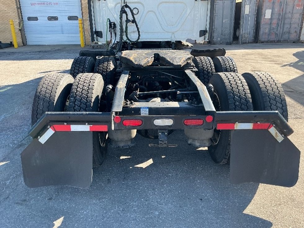 Sleeper Tractor-Heavy Duty Tractors-Freightliner-2022-T12664ST-East Chicago-IN-425,034\n\t\tmiles-$ 72,500 - Image 5