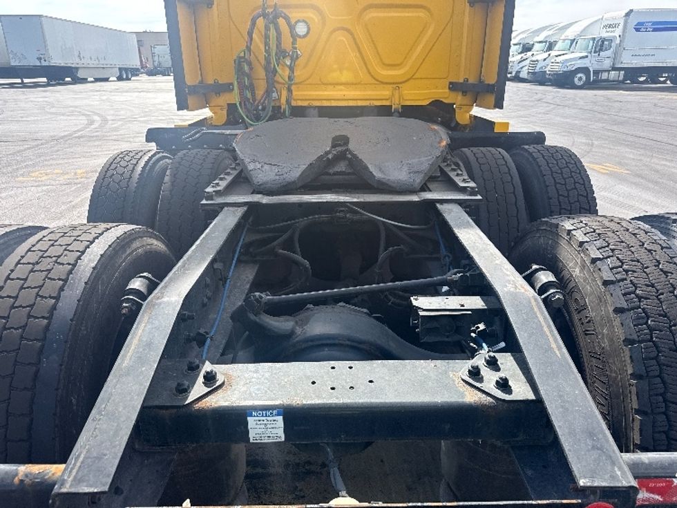 Sleeper Tractor-Heavy Duty Tractors-Freightliner-2022-T12664ST-East Chicago-IN-432,892\n\t\tmiles-$ 70,750 - Image 6