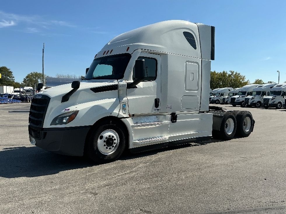 Sleeper Tractor-Heavy Duty Tractors-Freightliner-2022-T12664ST-East Chicago-IN-433,070\n\t\tmiles-$ 75,000 - Image 3