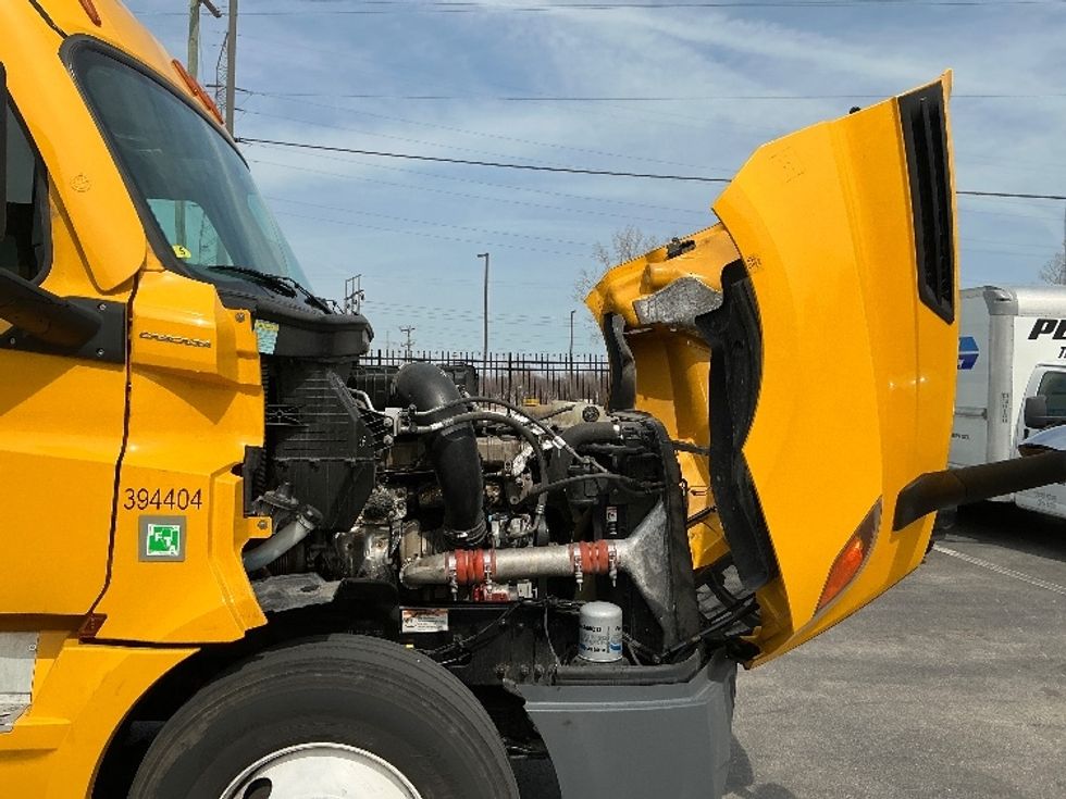 Sleeper Tractor-Heavy Duty Tractors-Freightliner-2022-T12664ST-East Chicago-IN-440,331\n\t\tmiles-$ 64,000 - Image 20