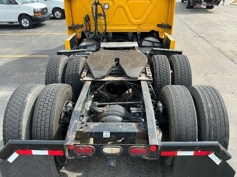 Sleeper Tractor-Heavy Duty Tractors-Freightliner-2022-T12664ST-East Chicago-IN-440,331\n\t\tmiles-$ 64,000 - Image 6