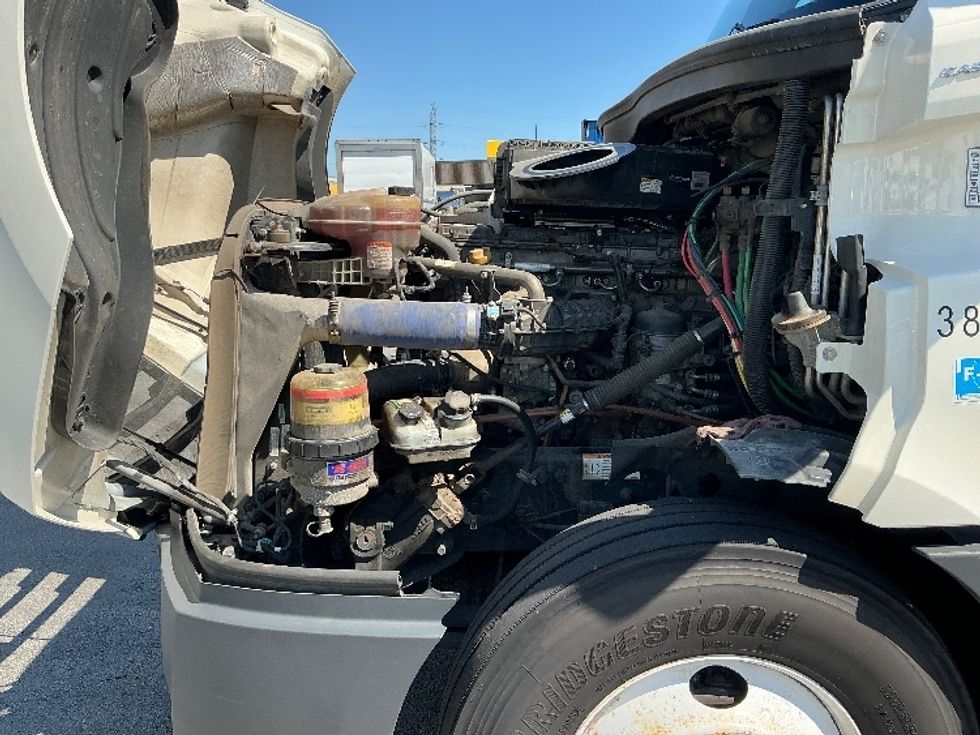 Sleeper Tractor-Heavy Duty Tractors-Freightliner-2022-T12664ST-East Chicago-IN-446,048\n\t\tmiles-$ 75,500 - Image 21
