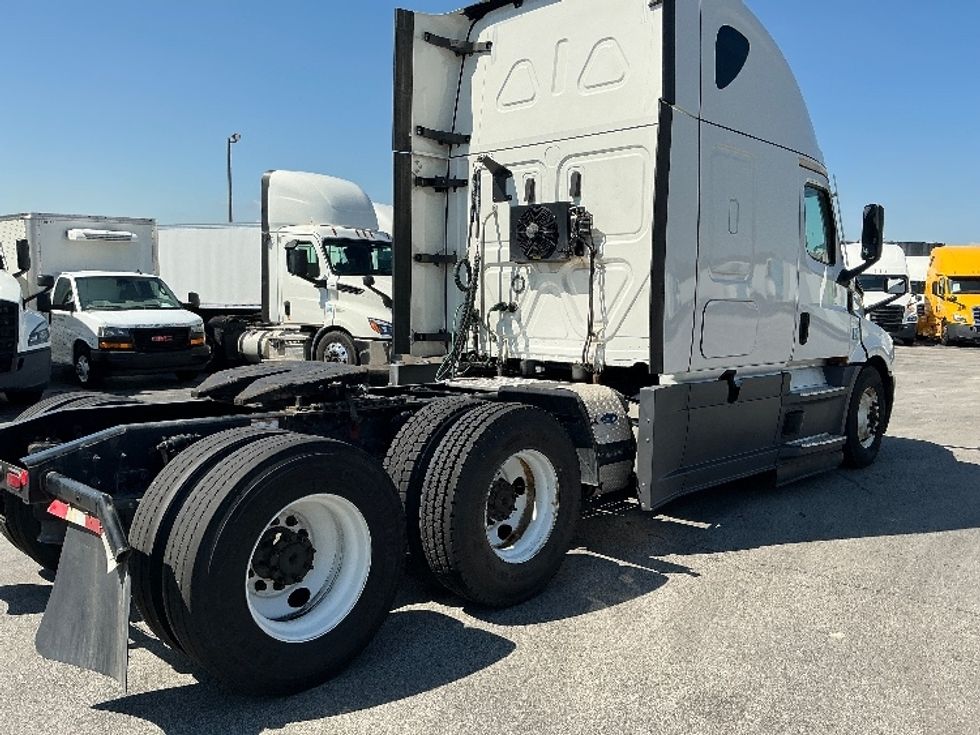 Sleeper Tractor-Heavy Duty Tractors-Freightliner-2022-T12664ST-East Chicago-IN-446,048\n\t\tmiles-$ 75,500 - Image 22