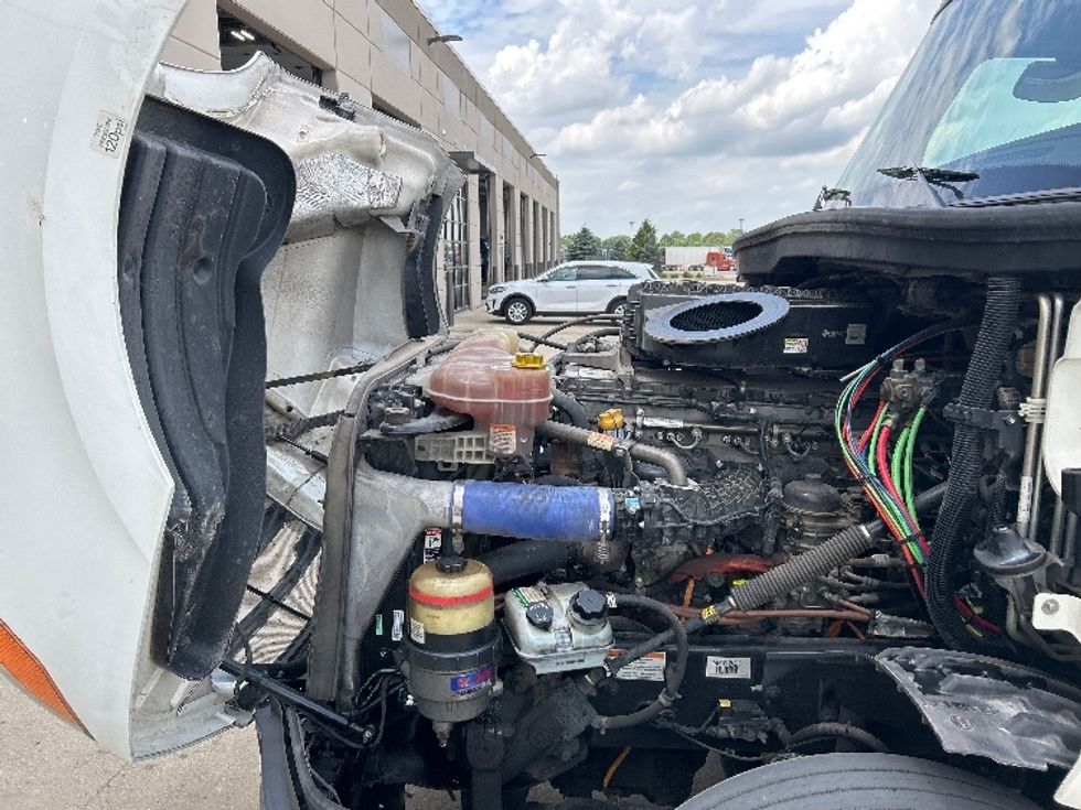 Sleeper Tractor-Heavy Duty Tractors-Freightliner-2022-T12664ST-East Chicago-IN-447,226\n\t\tmiles-$ 71,250 - Image 21