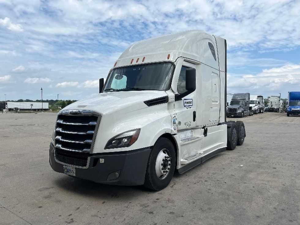 Sleeper Tractor-Heavy Duty Tractors-Freightliner-2022-T12664ST-East Chicago-IN-447,226\n\t\tmiles-$ 71,250 - Image 3