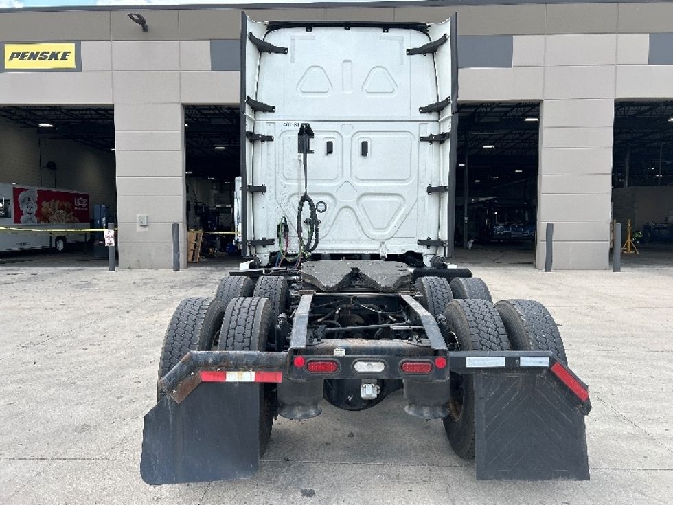 Sleeper Tractor-Heavy Duty Tractors-Freightliner-2022-T12664ST-East Chicago-IN-447,226\n\t\tmiles-$ 71,250 - Image 6