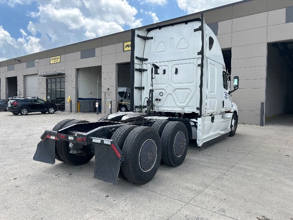 Sleeper Tractor-Heavy Duty Tractors-Freightliner-2022-T12664ST-East Chicago-IN-447,226\n\t\tmiles-$ 71,250 - Image 7