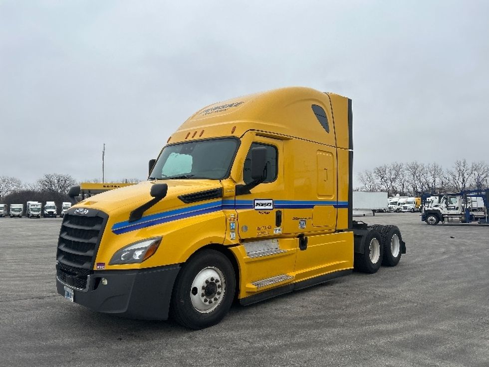 Sleeper Tractor-Heavy Duty Tractors-Freightliner-2022-T12664ST-East Chicago-IN-447,461\n\t\tmiles-$ 66,500 - Image 3
