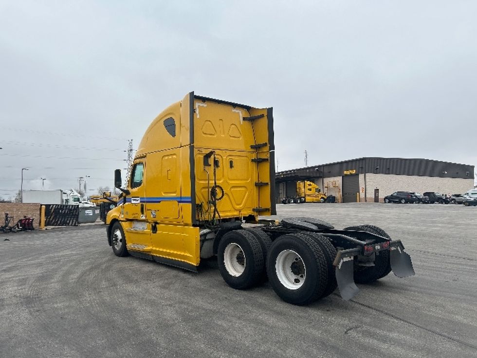 Sleeper Tractor-Heavy Duty Tractors-Freightliner-2022-T12664ST-East Chicago-IN-447,461\n\t\tmiles-$ 66,500 - Image 5