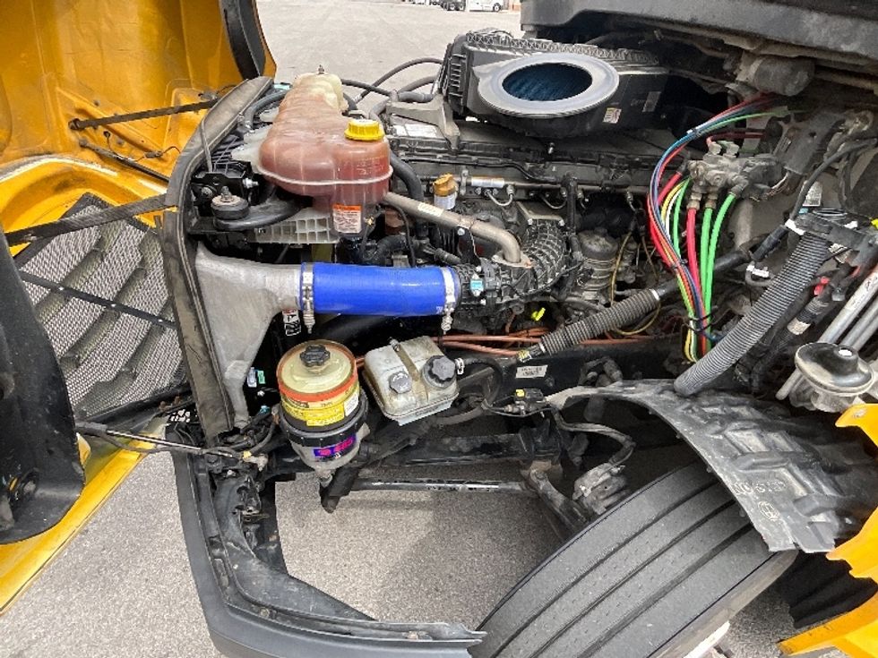 Sleeper Tractor-Heavy Duty Tractors-Freightliner-2022-T12664ST-East Chicago-IN-449,870\n\t\tmiles-$ 68,250 - Image 20