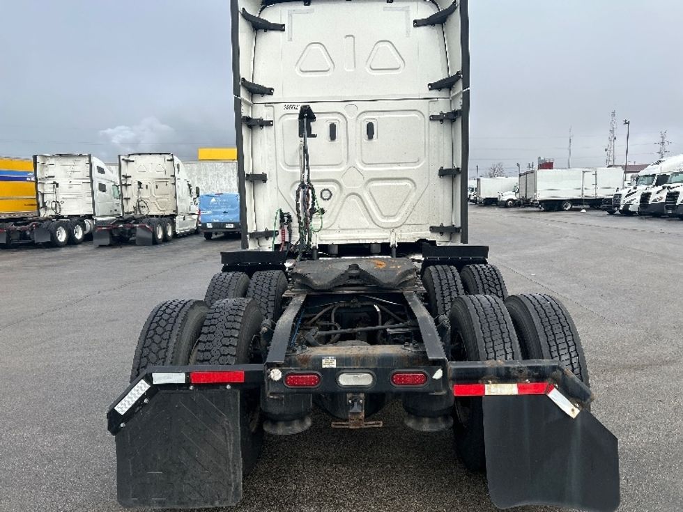 Sleeper Tractor-Heavy Duty Tractors-Freightliner-2022-T12664ST-East Chicago-IN-450,956\n\t\tmiles-$ 69,500 - Image 6