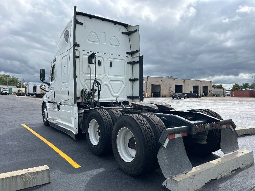 Sleeper Tractor-Heavy Duty Tractors-Freightliner-2022-T12664ST-East Chicago-IN-456,408\n\t\tmiles-$ 72,750 - Image 5