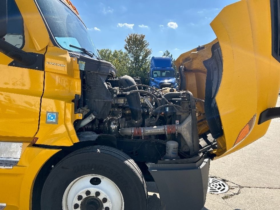 Sleeper Tractor-Heavy Duty Tractors-Freightliner-2022-T12664ST-East Chicago-IN-462,686\n\t\tmiles-$ 67,250 - Image 20