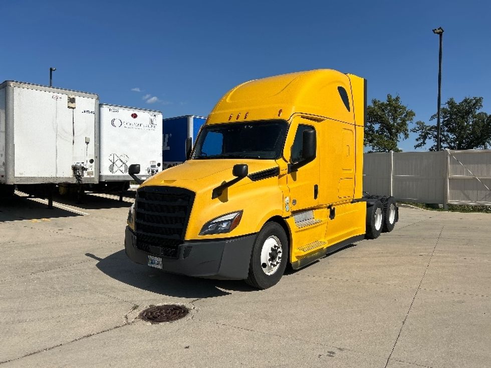 Sleeper Tractor-Heavy Duty Tractors-Freightliner-2022-T12664ST-East Chicago-IN-462,686\n\t\tmiles-$ 67,250 - Image 3