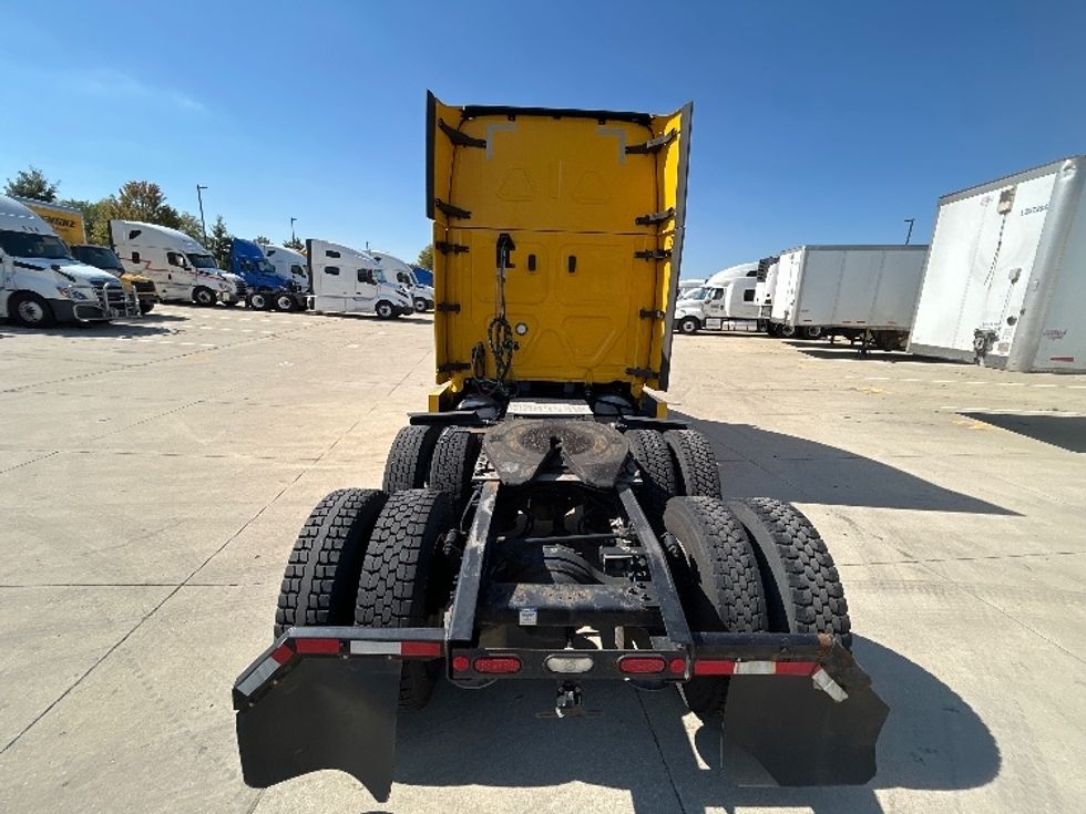 Sleeper Tractor-Heavy Duty Tractors-Freightliner-2022-T12664ST-East Chicago-IN-462,686\n\t\tmiles-$ 67,250 - Image 6