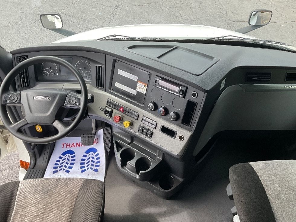 Sleeper Tractor-Heavy Duty Tractors-Freightliner-2022-T12664ST-East Chicago-IN-473,370\n\t\tmiles-$ 70,250 - Image 12
