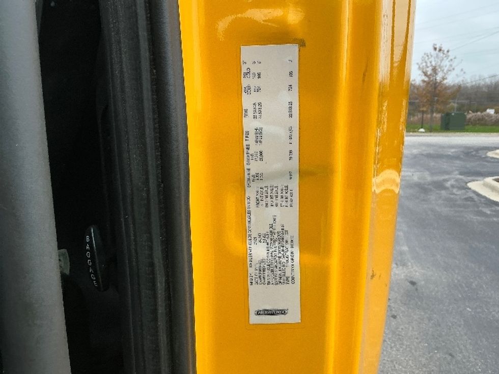 Sleeper Tractor-Heavy Duty Tractors-Freightliner-2022-T12664ST-East Chicago-IN-475,949\n\t\tmiles-$ 66,000 - Image 14