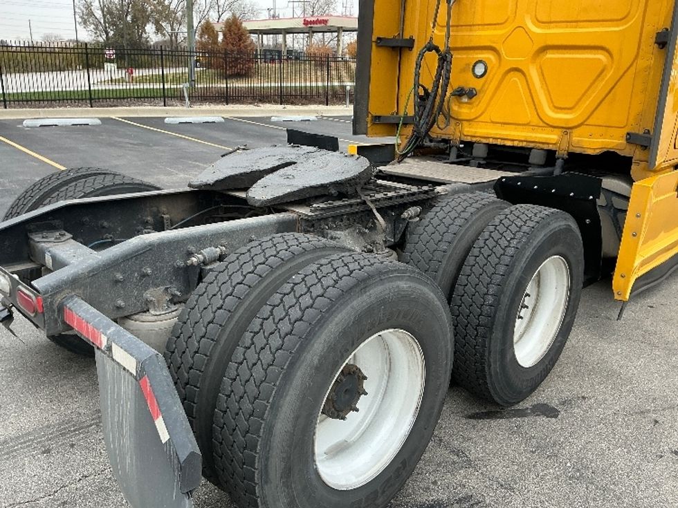 Sleeper Tractor-Heavy Duty Tractors-Freightliner-2022-T12664ST-East Chicago-IN-475,949\n\t\tmiles-$ 66,000 - Image 23