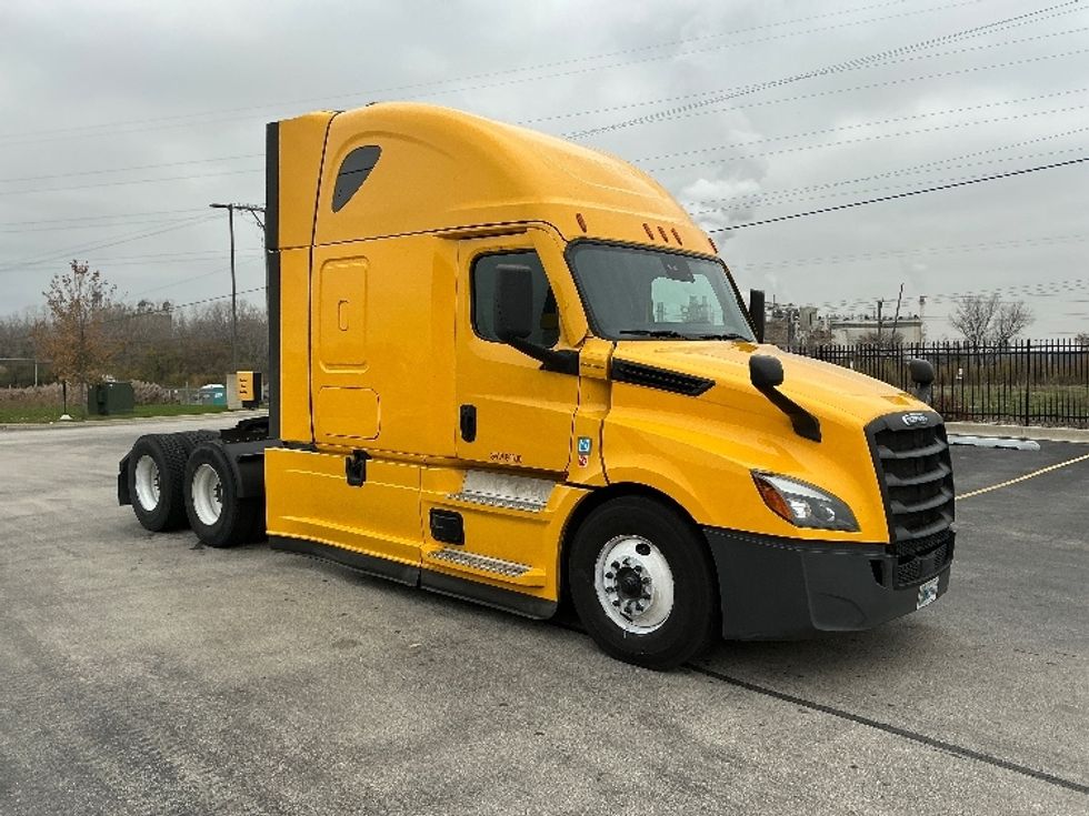 Sleeper Tractor-Heavy Duty Tractors-Freightliner-2022-T12664ST-East Chicago-IN-475,949\n\t\tmiles-$ 66,000 - Image 3