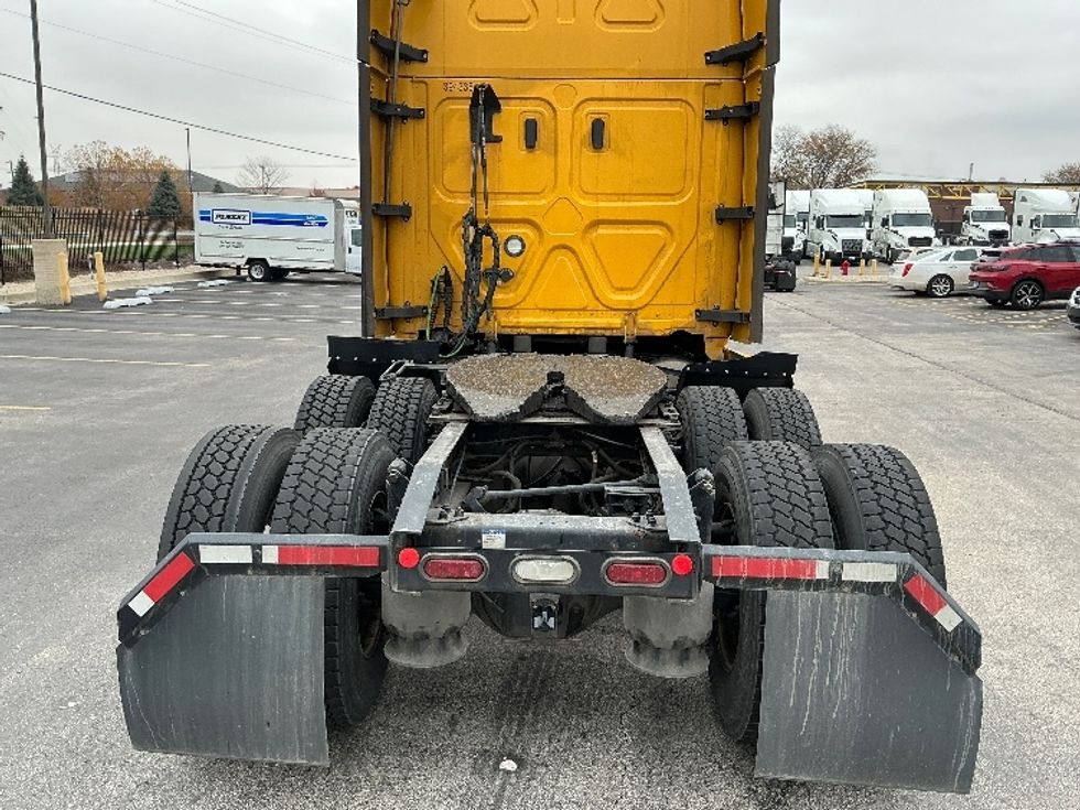 Sleeper Tractor-Heavy Duty Tractors-Freightliner-2022-T12664ST-East Chicago-IN-475,949\n\t\tmiles-$ 66,000 - Image 6