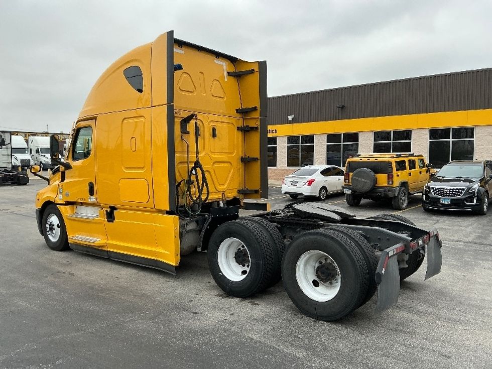 Sleeper Tractor-Heavy Duty Tractors-Freightliner-2022-T12664ST-East Chicago-IN-475,949\n\t\tmiles-$ 66,000 - Image 7