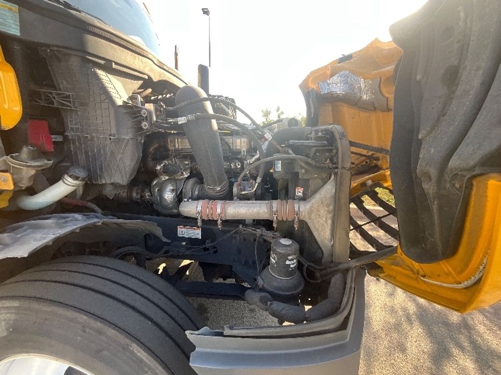 Sleeper Tractor-Heavy Duty Tractors-Freightliner-2022-T12664ST-East Chicago-IN-478,365\n\t\tmiles-$ 66,500 - Image 20