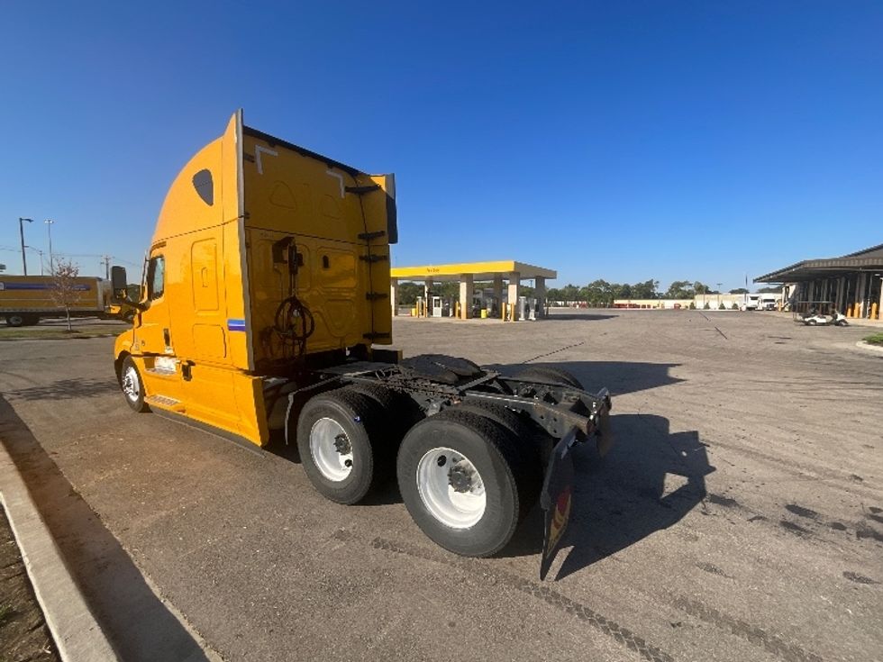 Sleeper Tractor-Heavy Duty Tractors-Freightliner-2022-T12664ST-East Chicago-IN-478,365\n\t\tmiles-$ 66,500 - Image 5