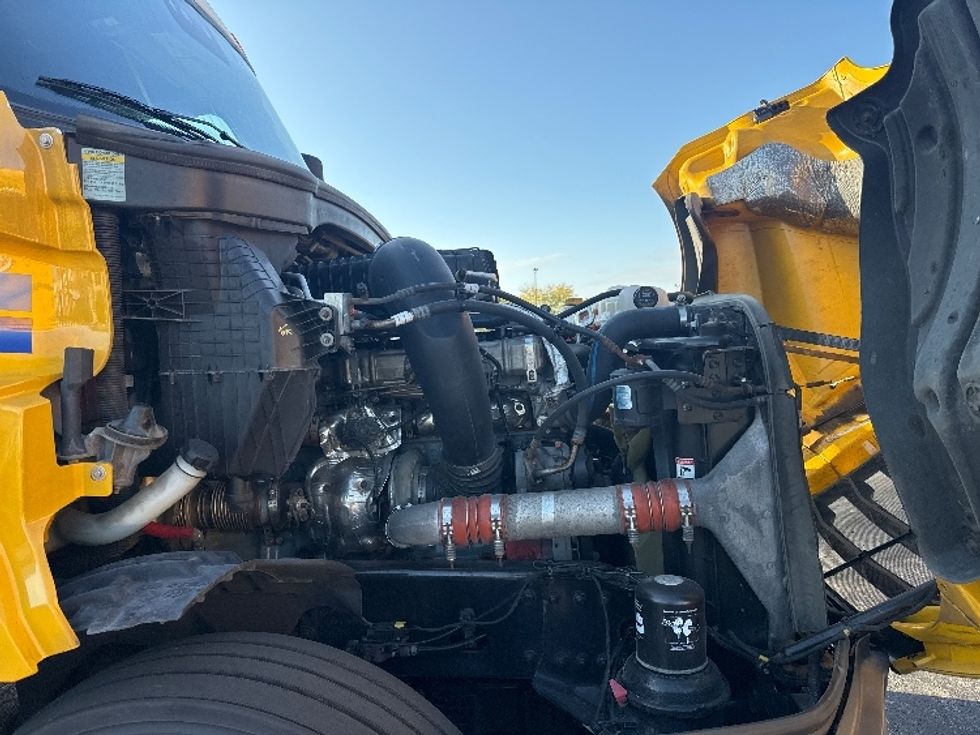 Sleeper Tractor-Heavy Duty Tractors-Freightliner-2022-T12664ST-East Chicago-IN-491,508\n\t\tmiles-$ 64,500 - Image 20
