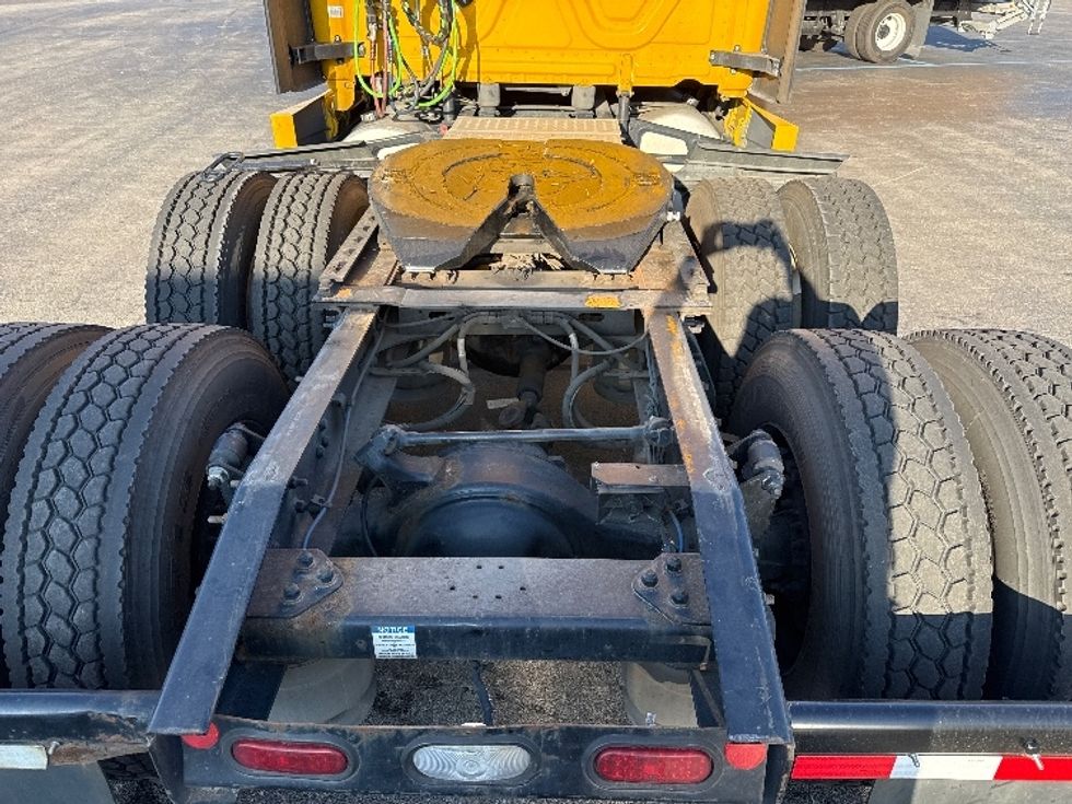 Sleeper Tractor-Heavy Duty Tractors-Freightliner-2022-T12664ST-East Chicago-IN-491,508\n\t\tmiles-$ 64,500 - Image 6