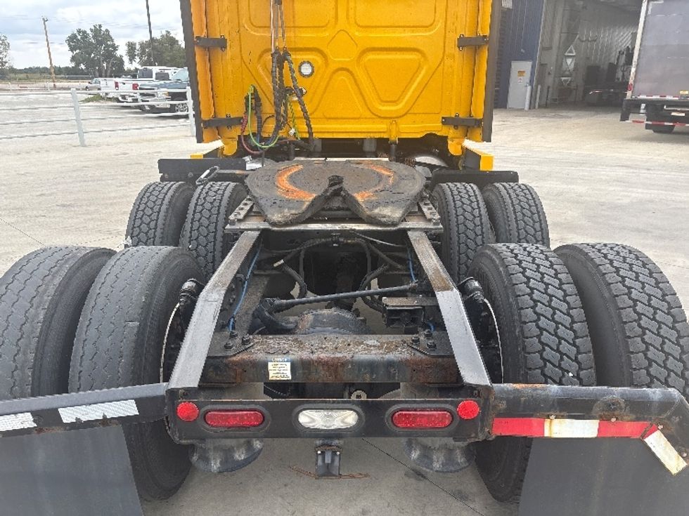 Sleeper Tractor-Heavy Duty Tractors-Freightliner-2022-T12664ST-East Chicago-IN-499,672\n\t\tmiles-$ 65,750 - Image 6