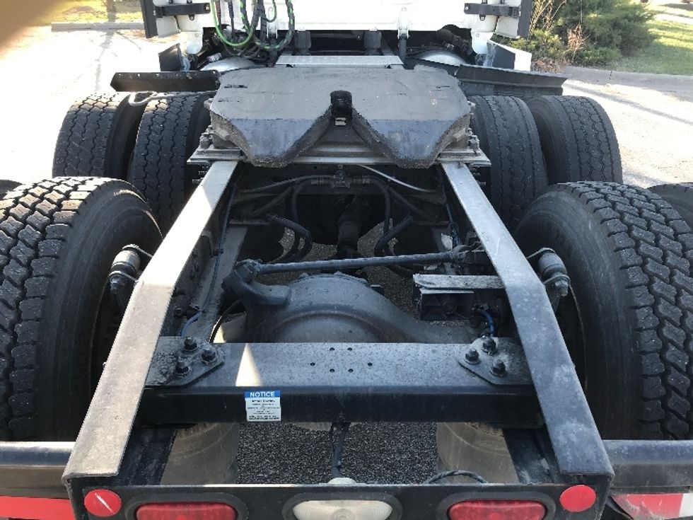 Sleeper Tractor-Heavy Duty Tractors-Freightliner-2022-T12664ST-East Chicago-IN-503,109\n\t\tmiles-$ 66,000 - Image 6