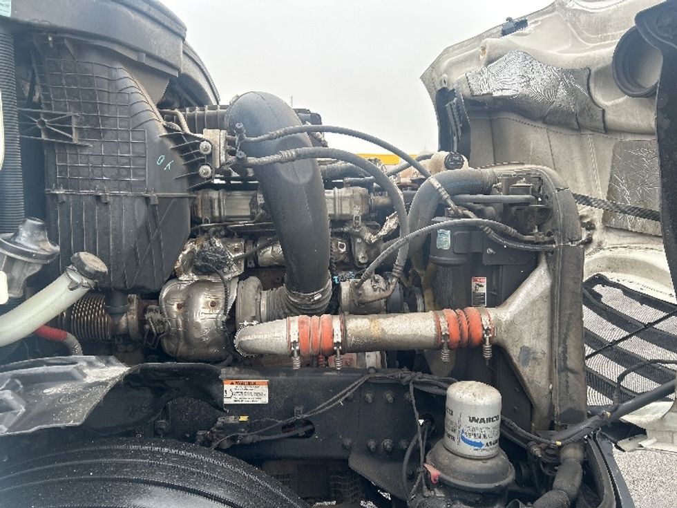 Sleeper Tractor-Heavy Duty Tractors-Freightliner-2022-T12664ST-East Chicago-IN-513,447\n\t\tmiles-$ 63,500 - Image 20