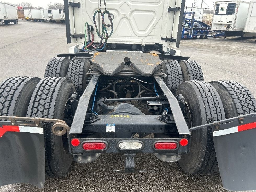 Sleeper Tractor-Heavy Duty Tractors-Freightliner-2022-T12664ST-East Chicago-IN-513,447\n\t\tmiles-$ 63,500 - Image 6