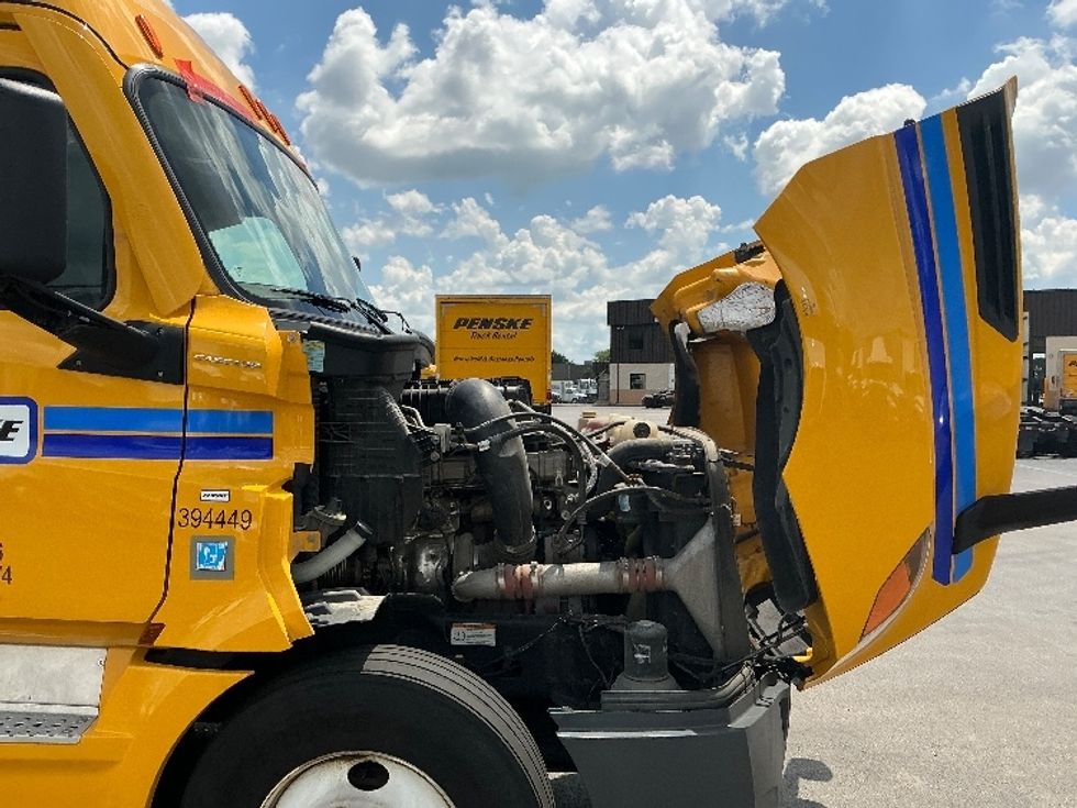 Sleeper Tractor-Heavy Duty Tractors-Freightliner-2022-T12664ST-East Chicago-IN-524,013\n\t\tmiles-$ 62,250 - Image 20
