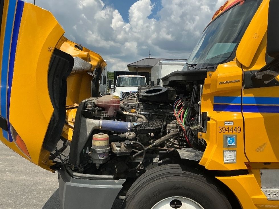 Sleeper Tractor-Heavy Duty Tractors-Freightliner-2022-T12664ST-East Chicago-IN-524,013\n\t\tmiles-$ 62,250 - Image 21