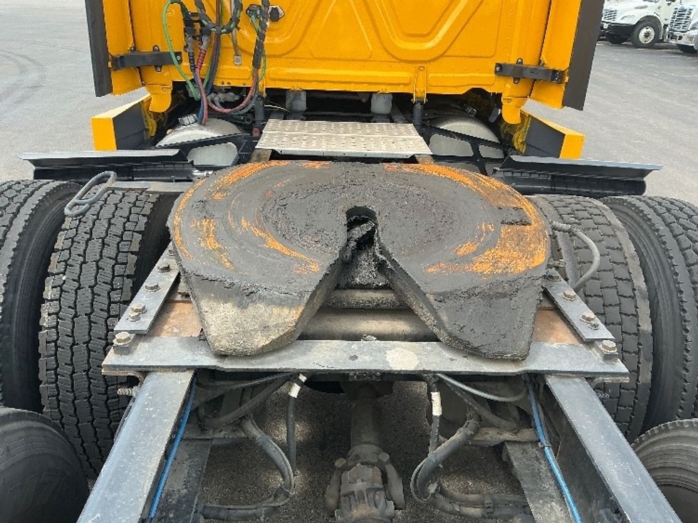 Sleeper Tractor-Heavy Duty Tractors-Freightliner-2022-T12664ST-East Chicago-IN-524,013\n\t\tmiles-$ 62,250 - Image 6