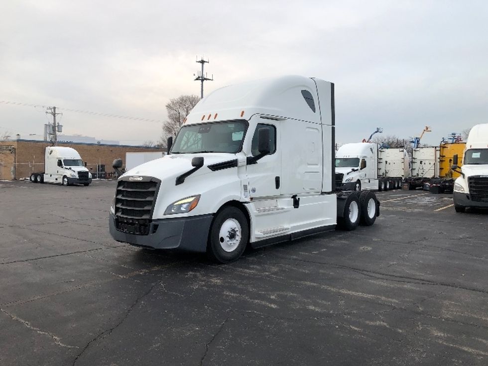 Sleeper Tractor-Heavy Duty Tractors-Freightliner-2022-T12664ST-East Chicago-IN-524,753\n\t\tmiles-$ 62,500 - Image 3