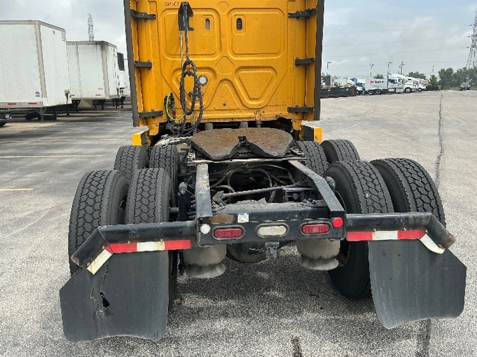 Sleeper Tractor-Heavy Duty Tractors-Freightliner-2022-T12664ST-East Chicago-IN-525,692\n\t\tmiles-$ 65,750 - Image 6